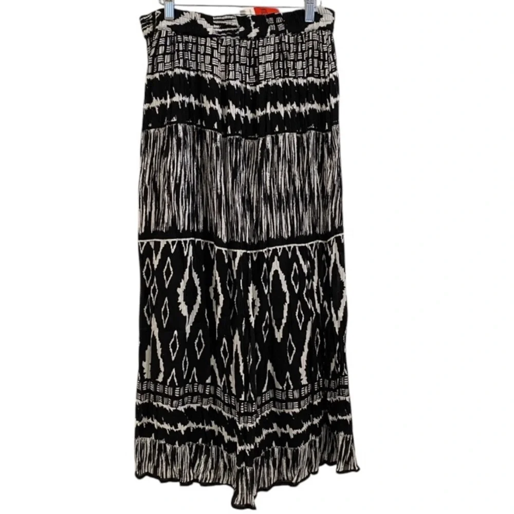 Black and White Patterned Women's Long Skirt - Women’s Medium - NWT